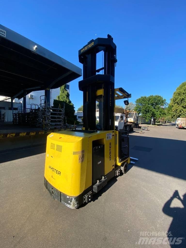 Hyster C1.0 Siaurų praėjimų krautuvai