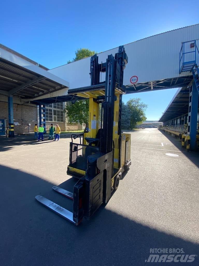 Hyster C1.0 Siaurų praėjimų krautuvai