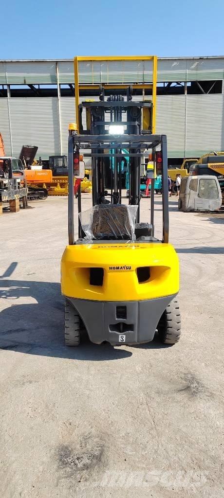 Komatsu FD 30 T-17 Dyzeliniai krautuvai