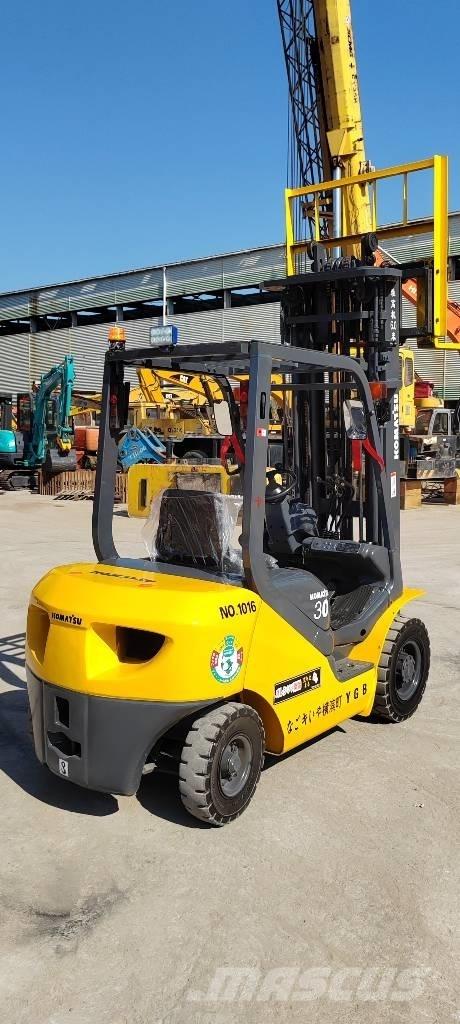 Komatsu FD 30 T-17 Dyzeliniai krautuvai