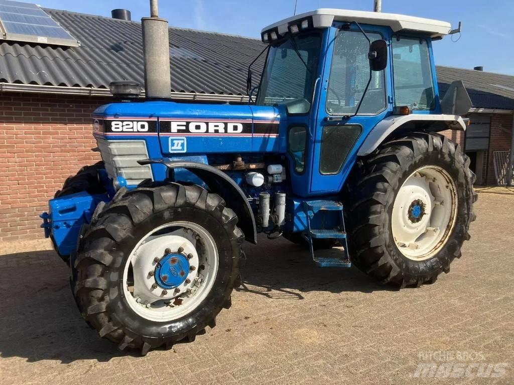 Ford 8210 gen 2 Traktoriai