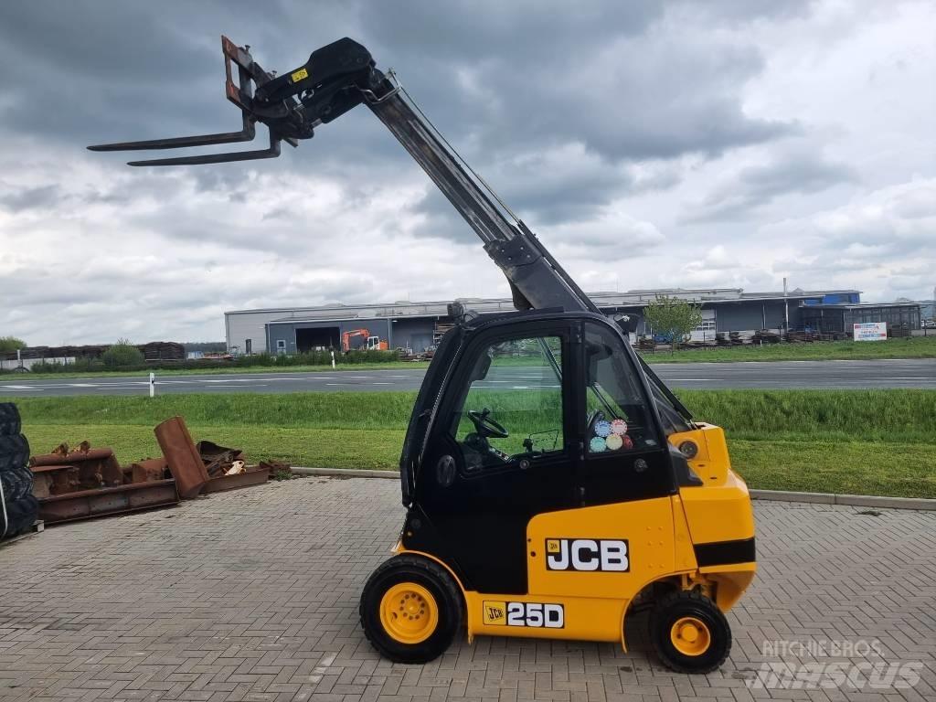 JCB TLT 25 D Teleskopiniai krautuvai