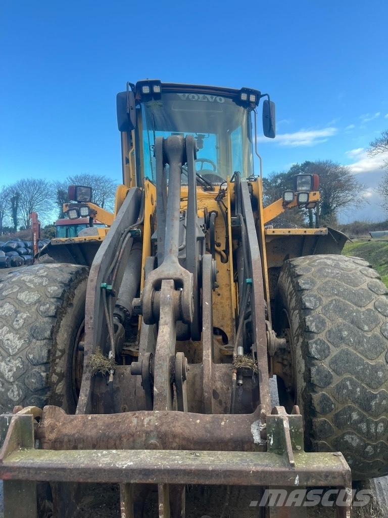 Volvo L 110 E Naudoti ratiniai krautuvai