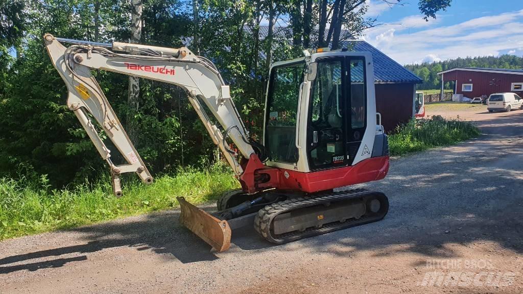 Takeuchi TB235 Mini ekskavatoriai < 7 t