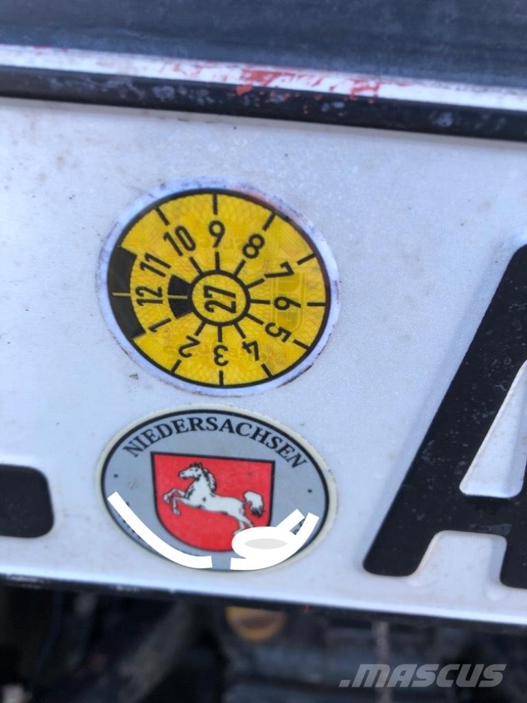 Shibaura ST 330 HST Naudoti kompaktiški traktoriai