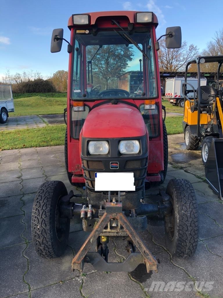 Shibaura ST 330 HST Naudoti kompaktiški traktoriai