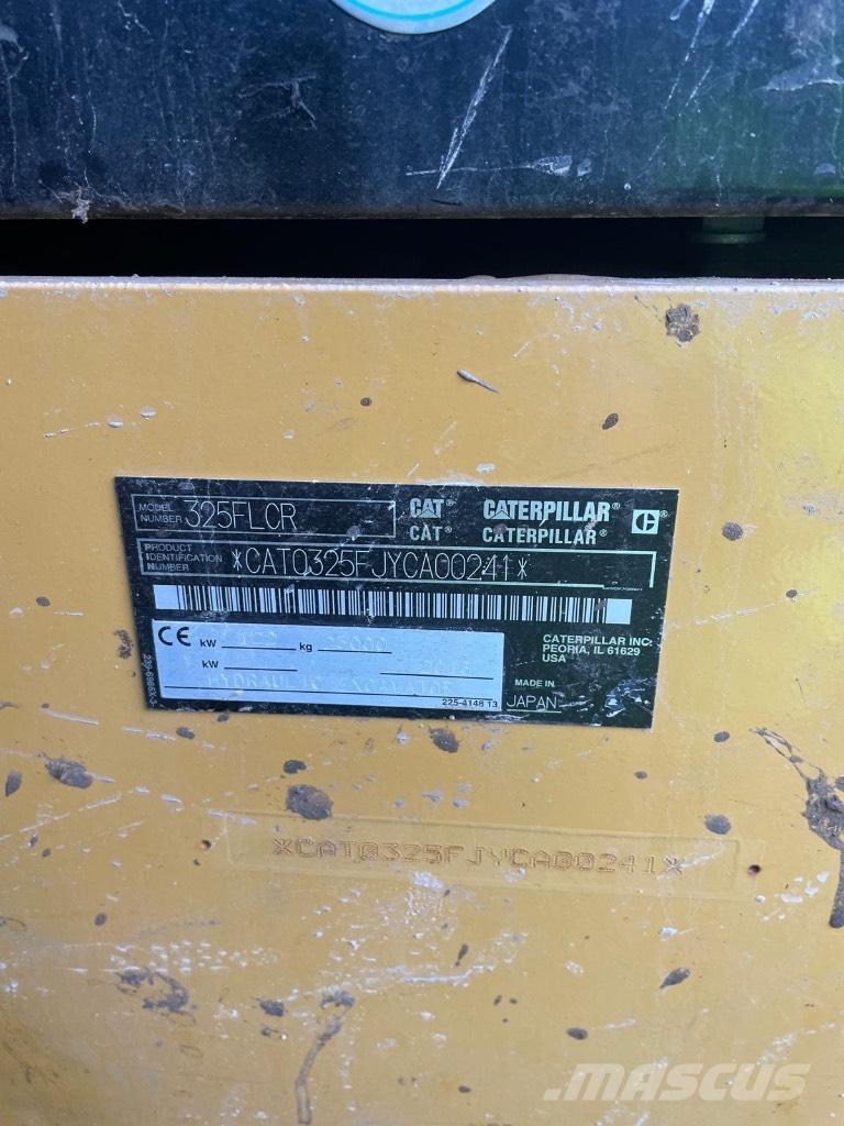 CAT 325 Vikšriniai ekskavatoriai
