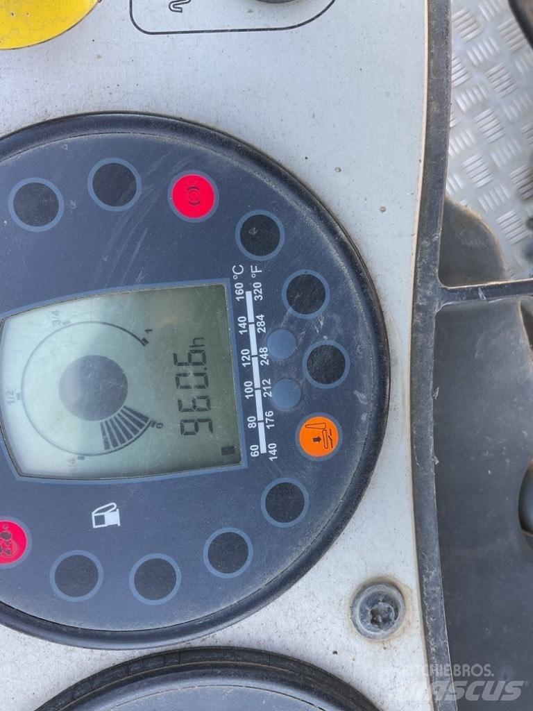 Bomag BW 138 AD-5 Porinių būgnų volai