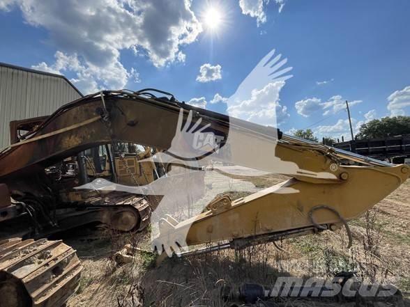 CAT 320 Vikšriniai ekskavatoriai