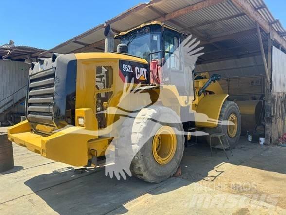 CAT 962L Naudoti ratiniai krautuvai