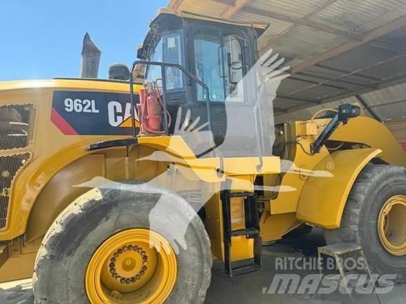CAT 962L Naudoti ratiniai krautuvai