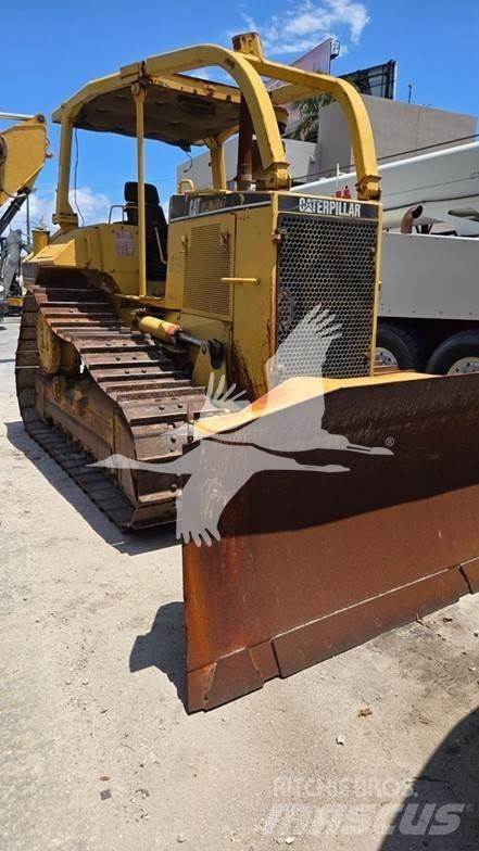CAT D6M Vikšriniai buldozeriai