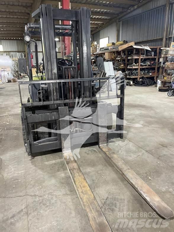 Clark C55SD Dyzeliniai krautuvai