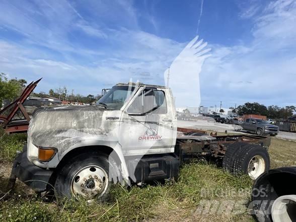 Ford F800 Važiuoklė su kabina