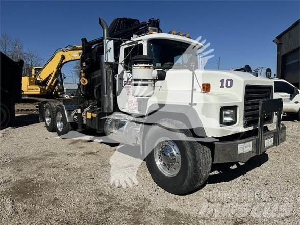 Mack RD688S Naudoti vilkikai