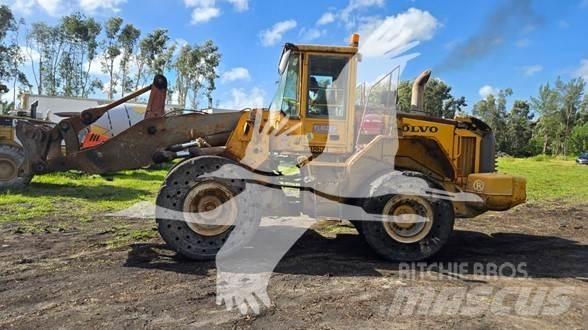 Volvo L120E Naudoti ratiniai krautuvai