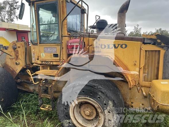 Volvo L120E Naudoti ratiniai krautuvai