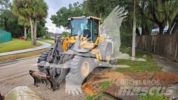 Volvo L70G Naudoti ratiniai krautuvai