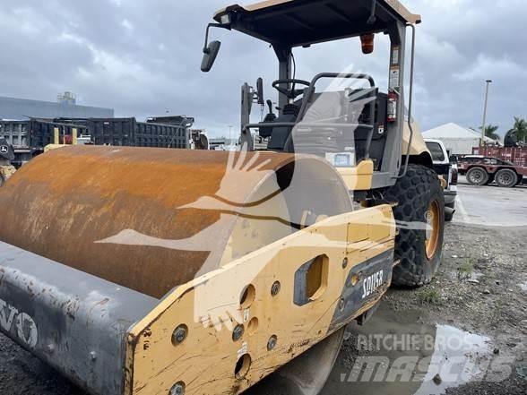 Volvo SD115B Vieno būgno volai