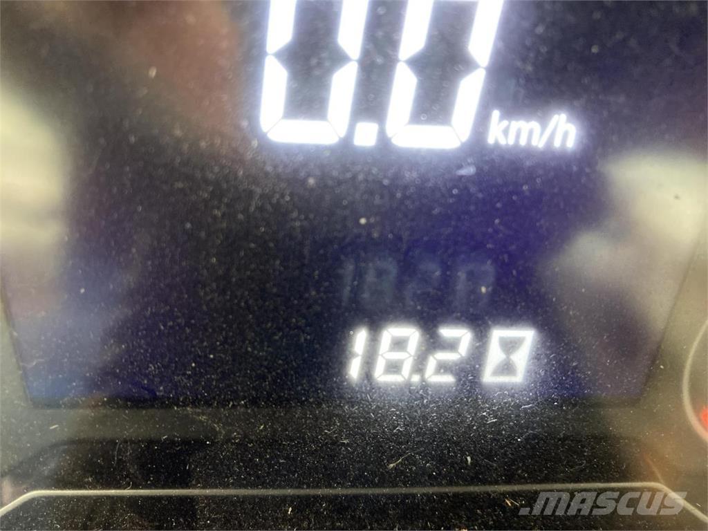 John Deere 5090M Traktoriai