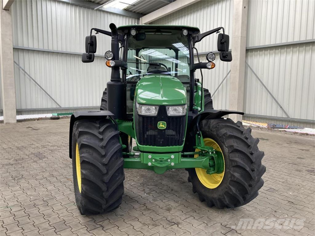 John Deere 5090M Traktoriai