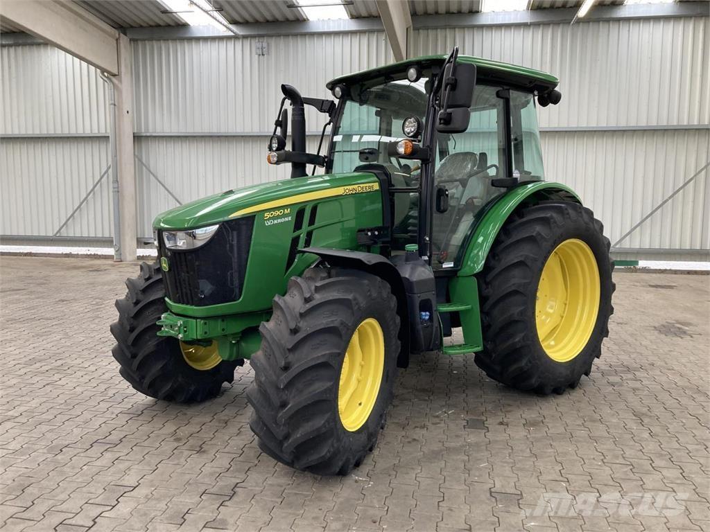 John Deere 5090M Traktoriai