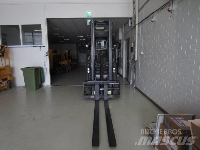Linde E30H Elektriniai šakiniai krautuvai