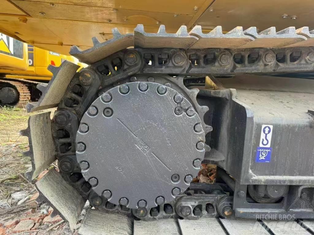 Komatsu 360-7 Vikšriniai ekskavatoriai