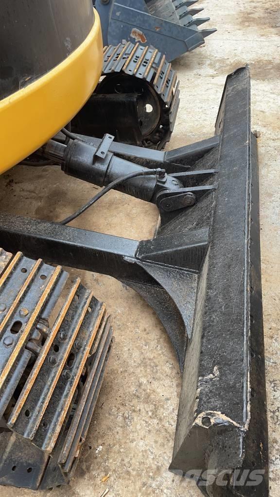 CAT 308C Vidutinės galios ekskavatoriai 7-12 t