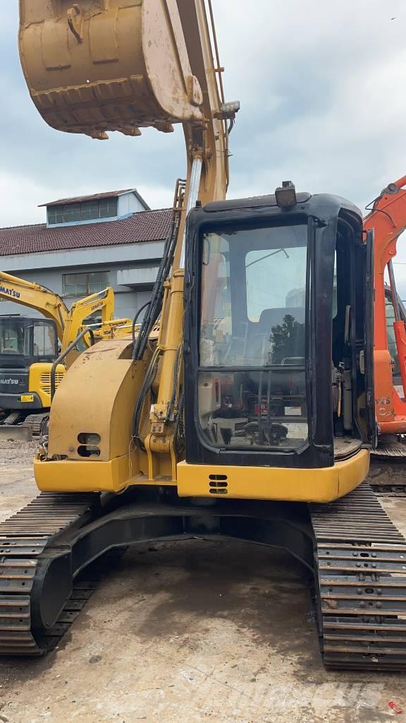 CAT 308C Vidutinės galios ekskavatoriai 7-12 t