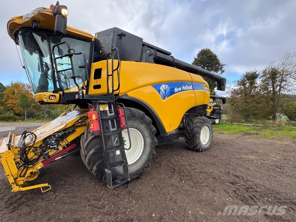 New Holland CX 8070 Derliaus nuėmimo kombainai
