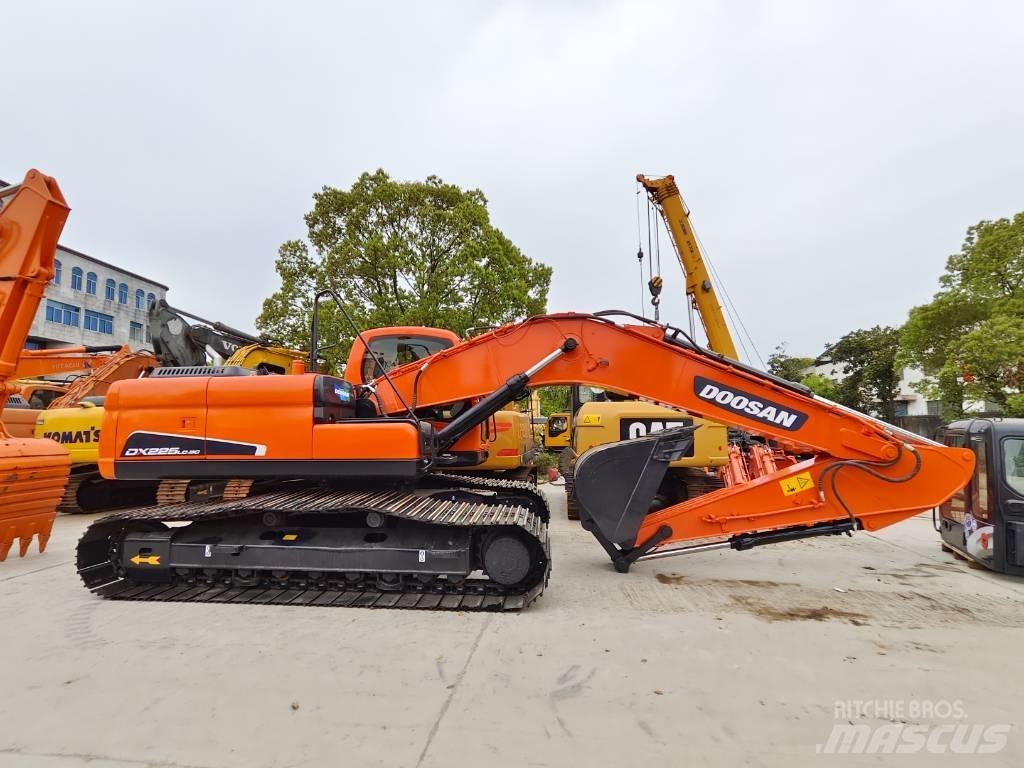 Doosan DX 225 LC Vikšriniai ekskavatoriai
