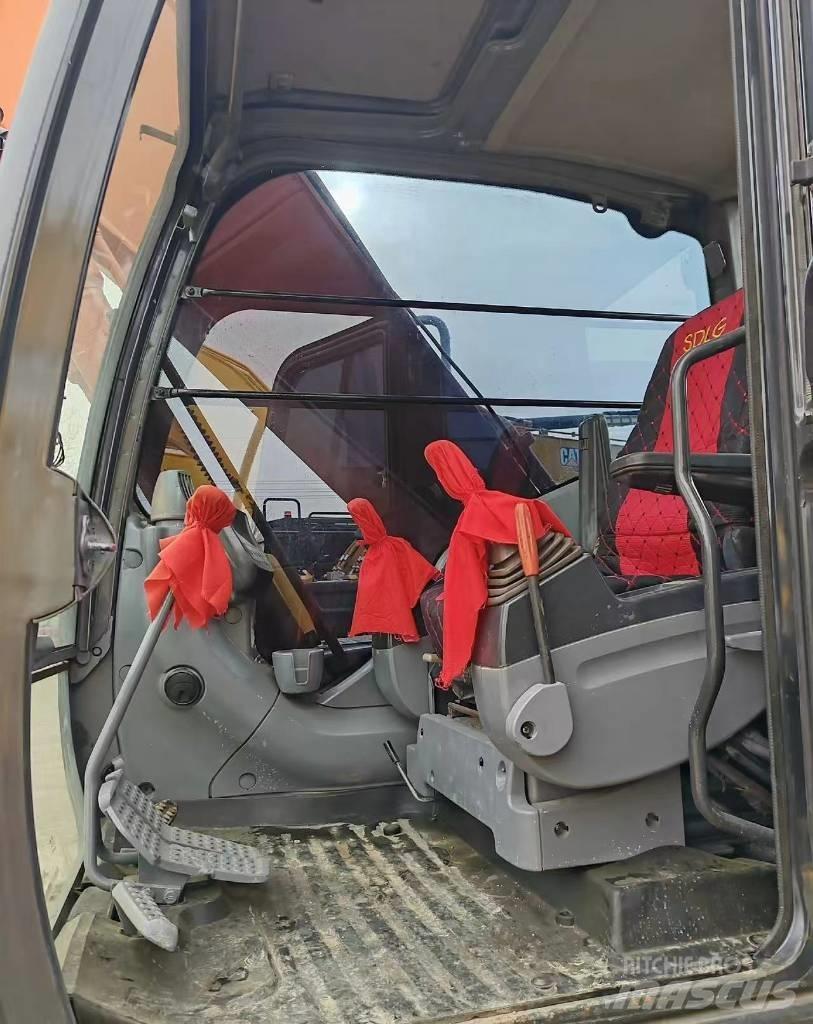 Hitachi 200 Vikšriniai ekskavatoriai