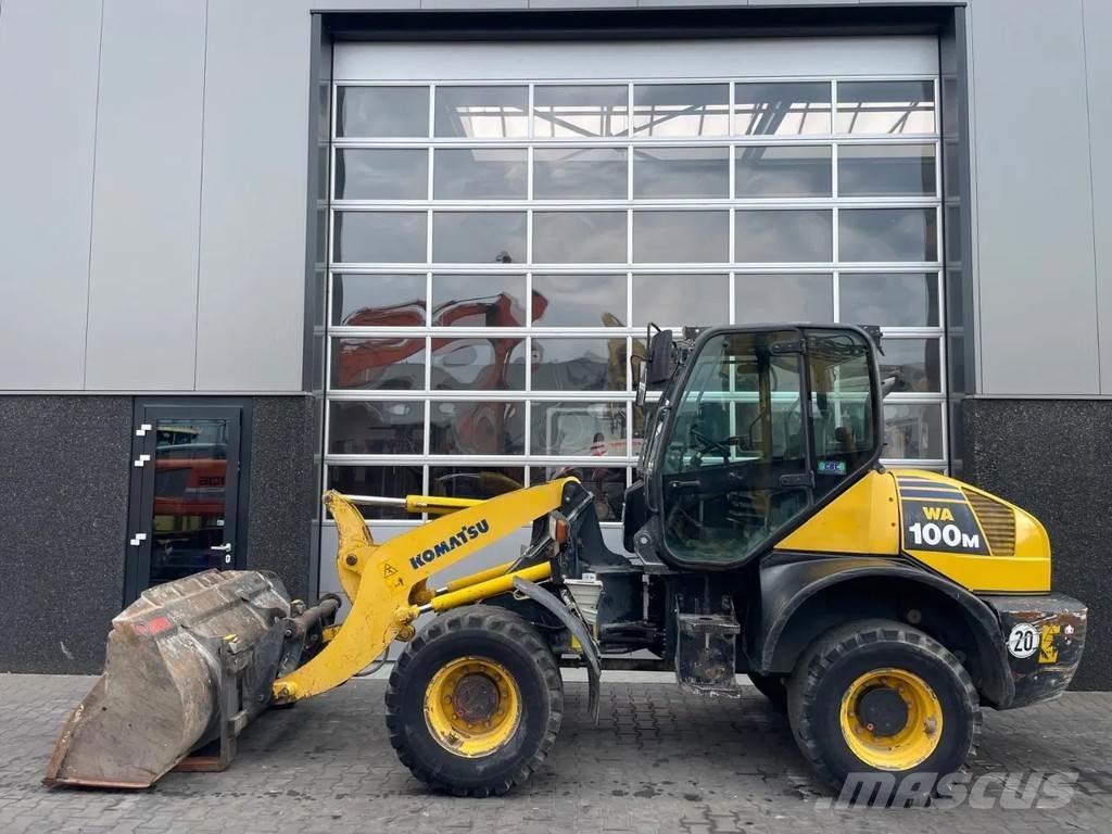 Komatsu WA100 Naudoti ratiniai krautuvai