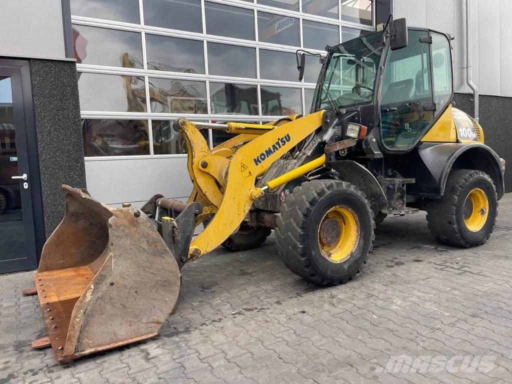 Komatsu WA100 Naudoti ratiniai krautuvai