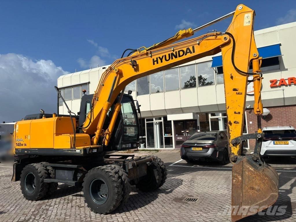 Hyundai 140W-7A Ratiniai ekskavatoriai