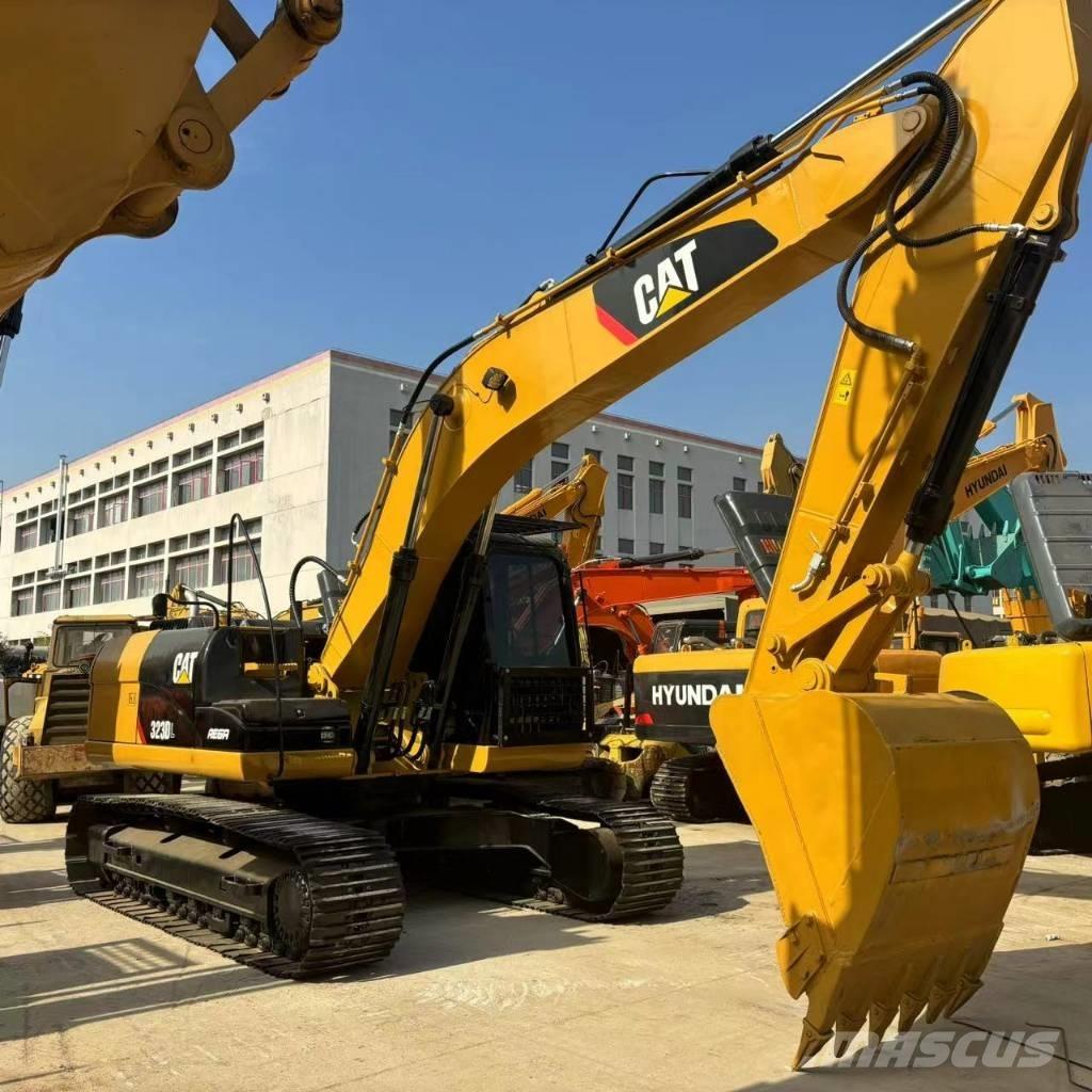 CAT 323 D L Vikšriniai ekskavatoriai