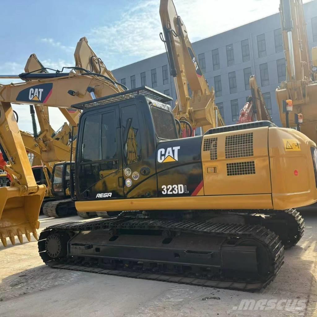 CAT 323 D L Vikšriniai ekskavatoriai
