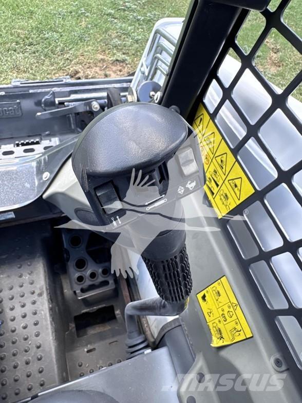 Bobcat T450 Krautuvai su šoniniu pasukimu