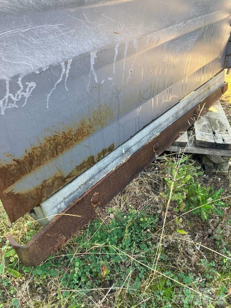 Siringe T2400 Frontalinių krautuvų priedai
