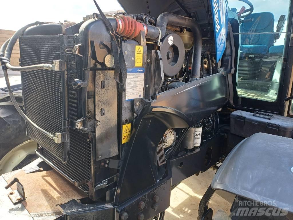 New Holland T7030AC Traktoriai