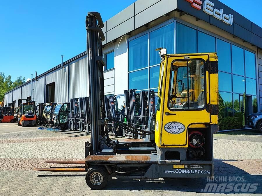 Combilift C4000 Šakiniai krautuvai su privažiavimu iš visų keturių pusių