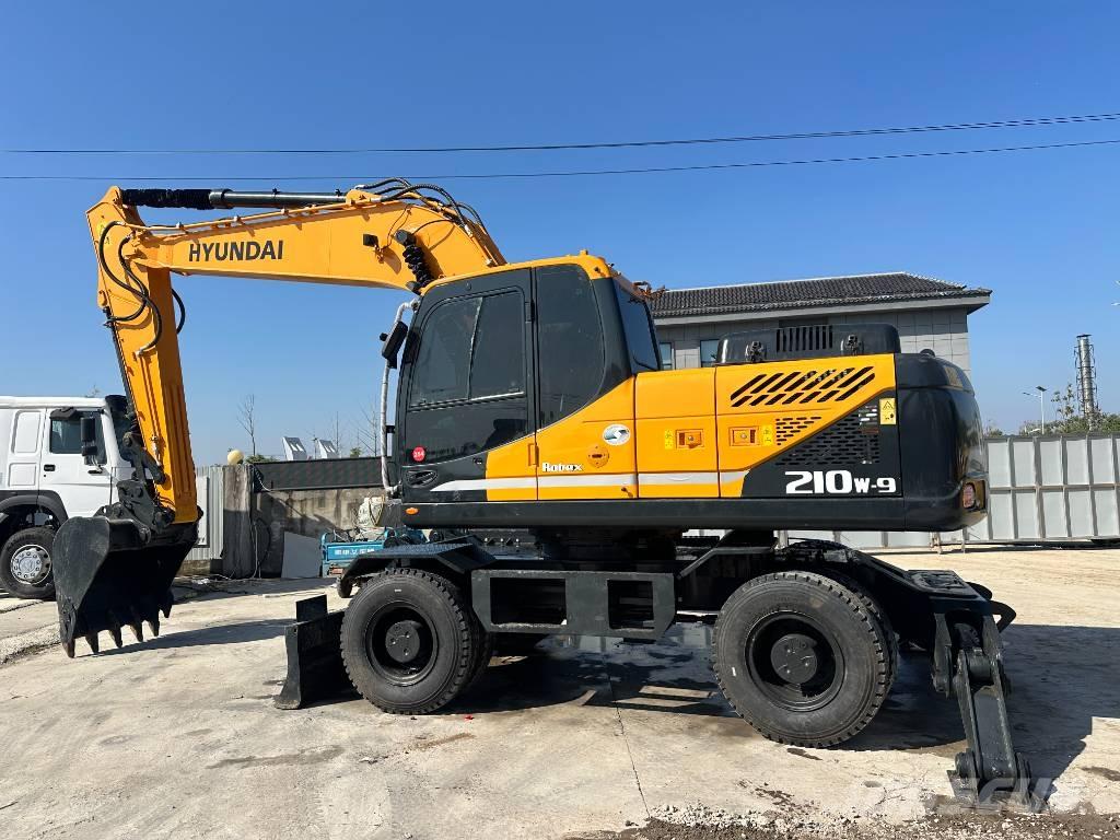 Hyundai R210W-9 Ratiniai ekskavatoriai