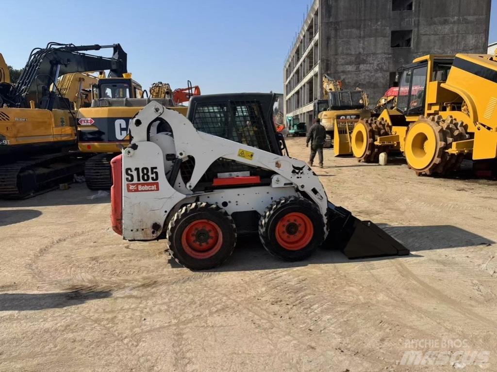 Bobcat S 185 Krautuvai su šoniniu pasukimu