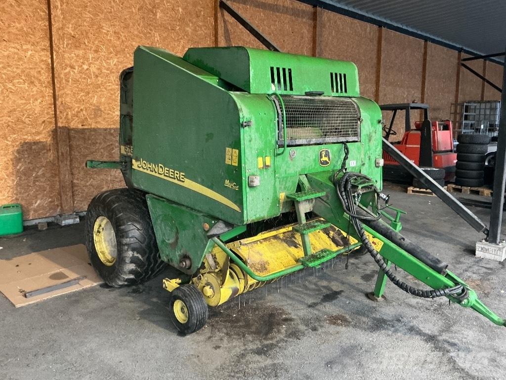 John Deere 578 Ritinių presai