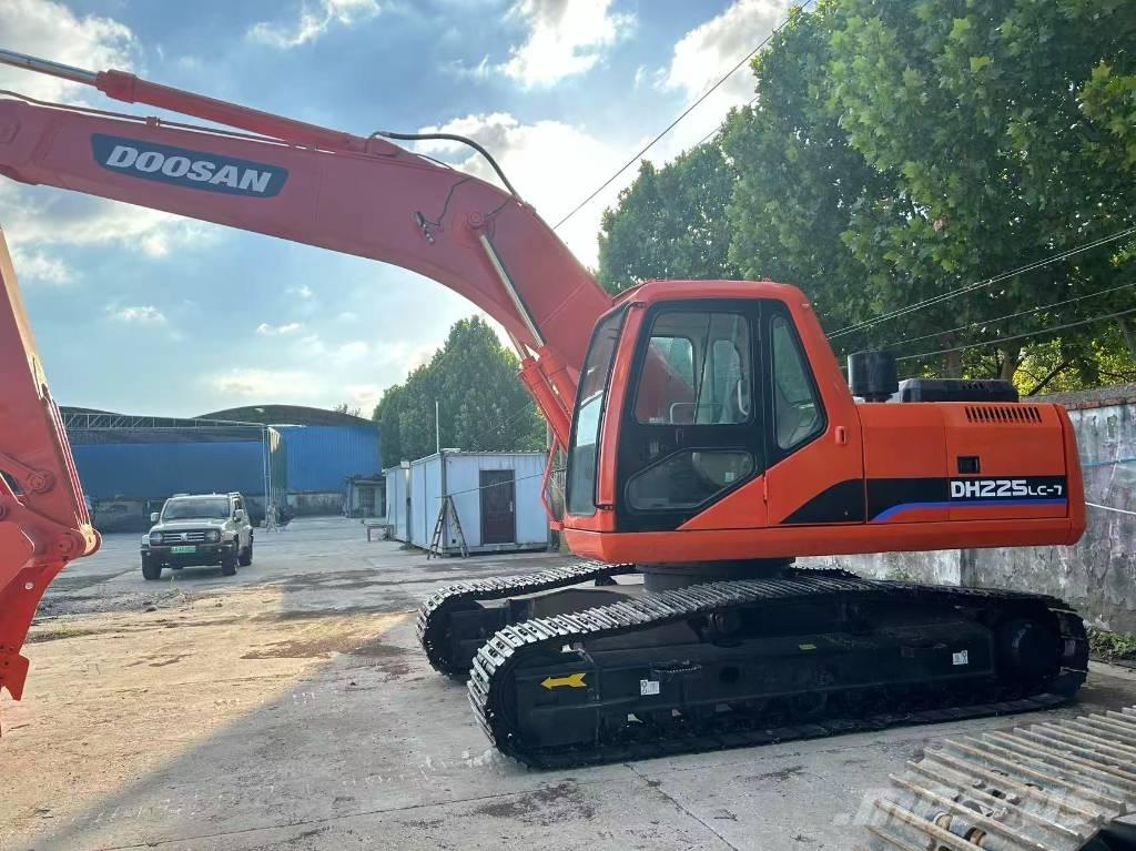 Doosan 225 Vikšriniai ekskavatoriai