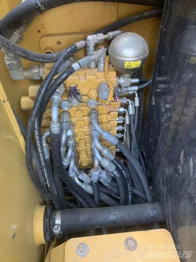 CAT 306E2 Vikšriniai ekskavatoriai