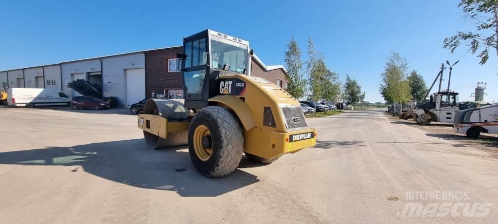 CAT CS 533 Vieno būgno volai