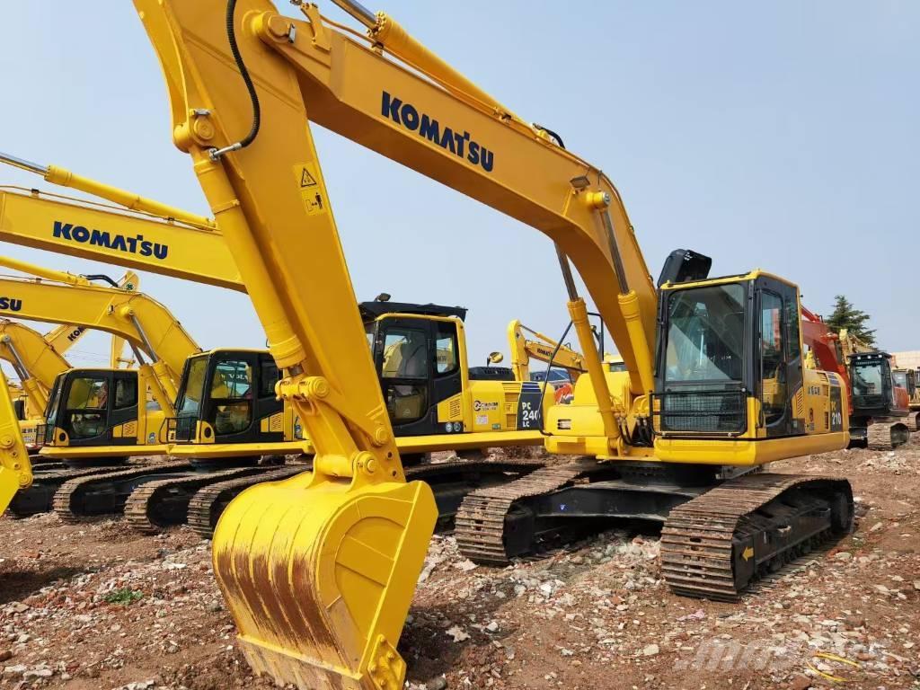 Komatsu 210 Vikšriniai ekskavatoriai