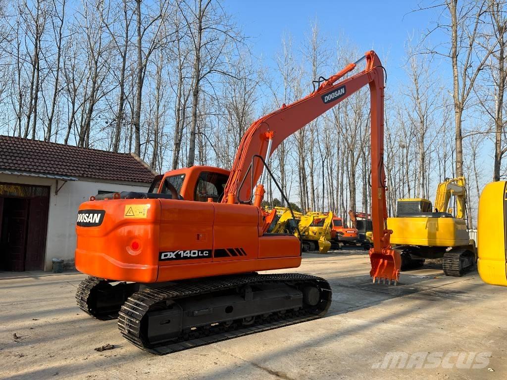 Doosan DX140 Vikšriniai ekskavatoriai